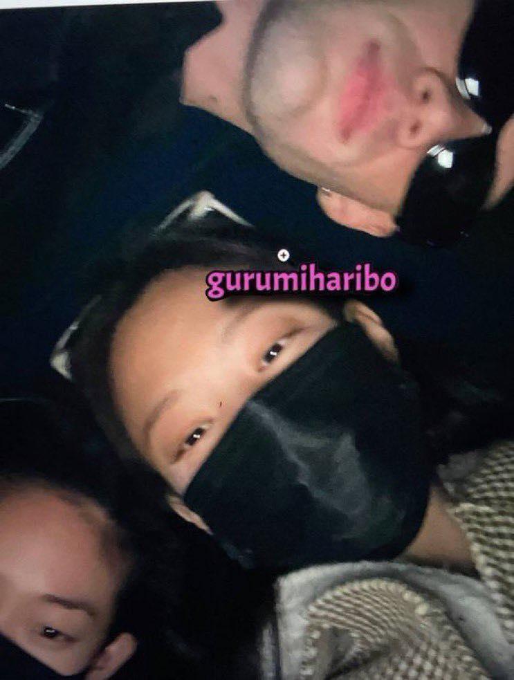 Jennie (BLACKPINK) lại lộ thêm ảnh nhạy cảm, có cả video nhảy sexy-5