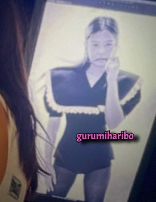 Jennie (BLACKPINK) lại lộ thêm ảnh nhạy cảm, có cả video nhảy sexy