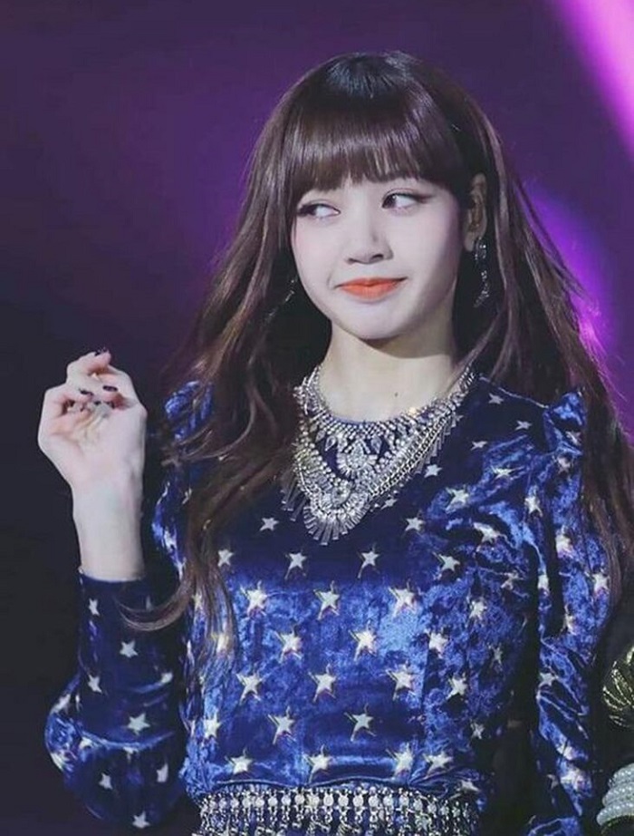 Ảnh dìm khi biểu diễn của Lisa