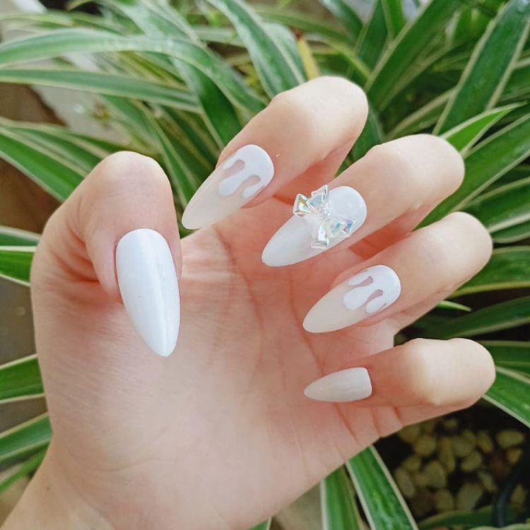 Mẫu nail cô dâu sang chảnh
