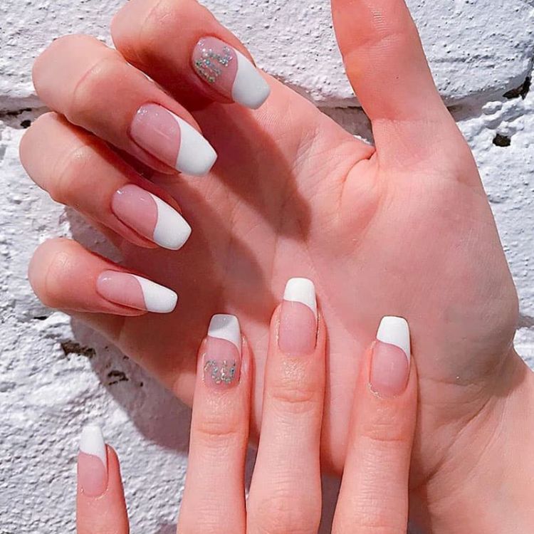 Mẫu nail cô dâu đơn giản
