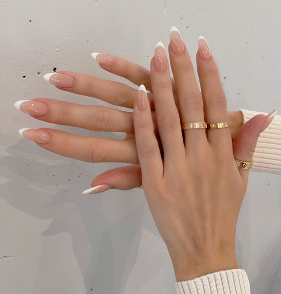 Nail ngọc trai đơn giản nhưng sang trọng