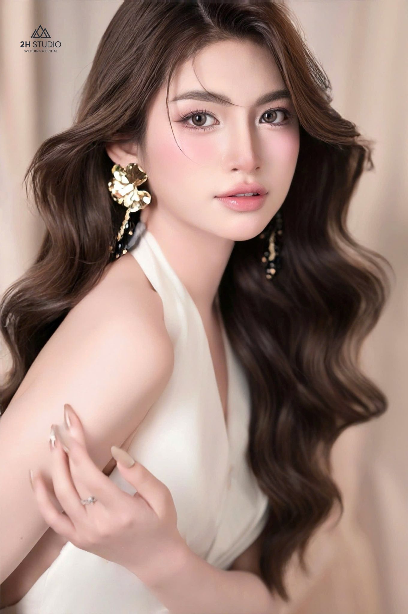 Chọn mẫu nail cô dâu phù hợp concept