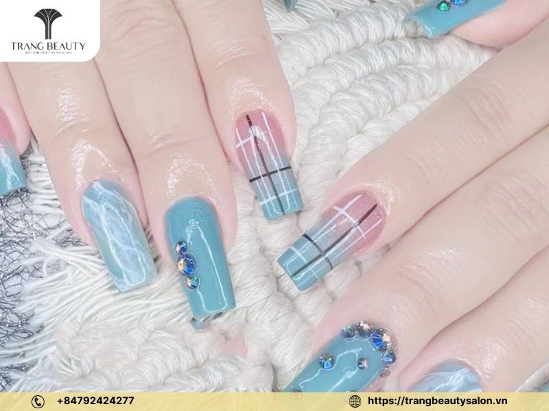 Mẫu nail dài vuông màu xanh da trời