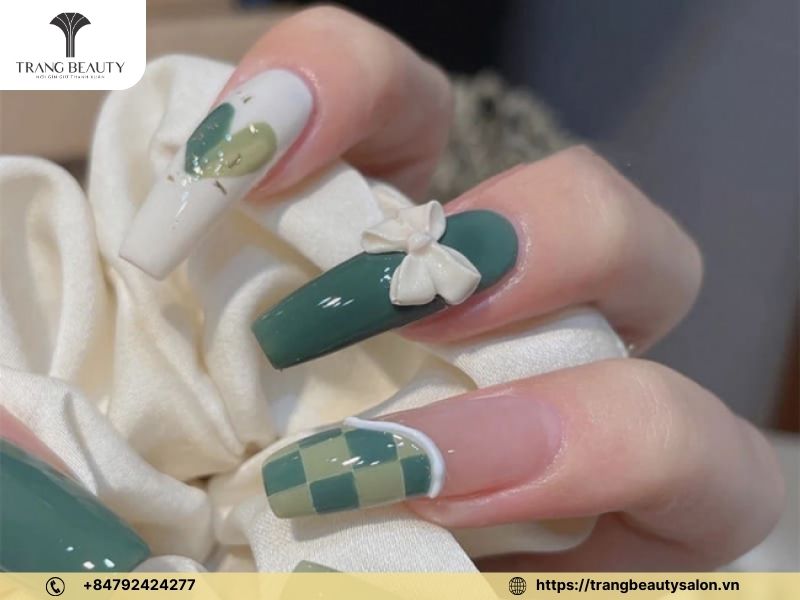 Nail dài vuông xanh lam hiện đại