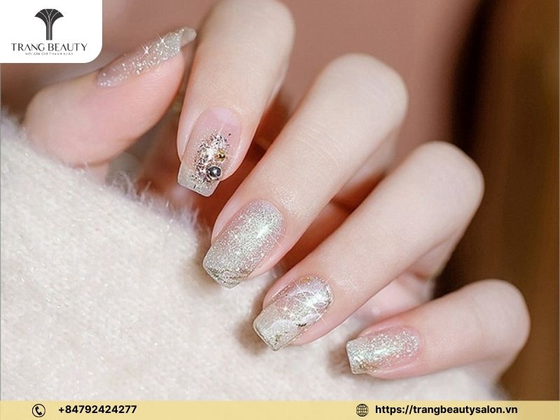 Nail dài vuông đính nhũ lấp lánh