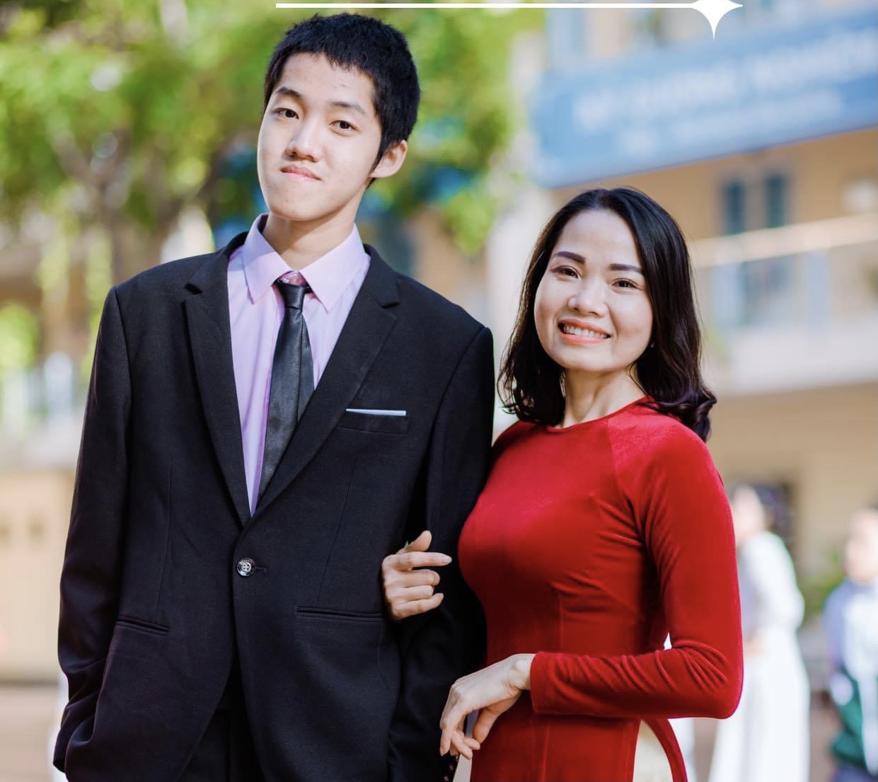 Chụp ảnh kỷ yếu cùng con trai nên mặc gì