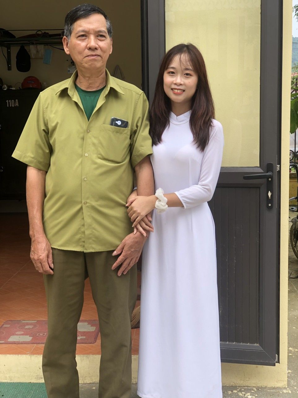 Ngày con tốt nghiệp, ba mẹ cũng hạnh phúc