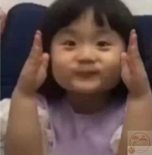 Meme đồng ý 2 tay 2 chân