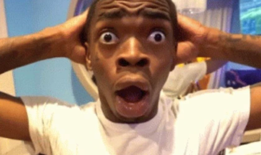 Ảnh meme anh da đen biểu cảm vô tri