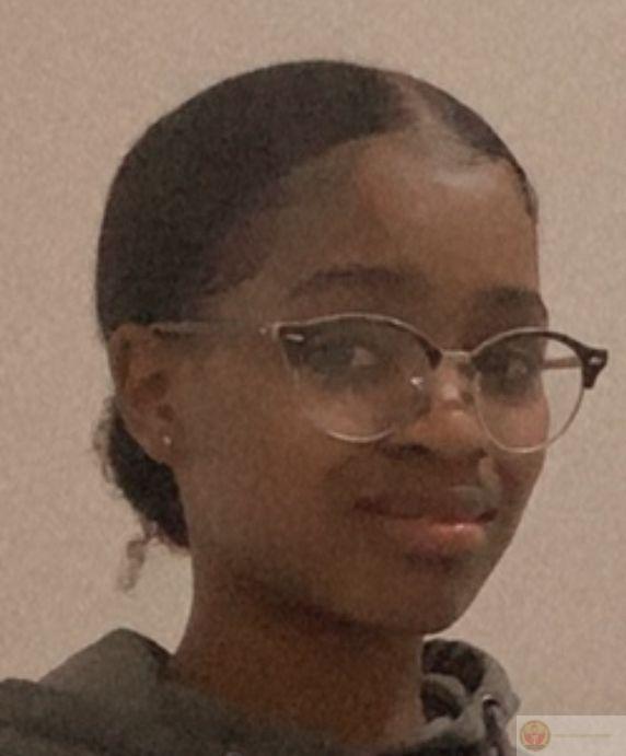 Cười nhếch mép khinh bỉ