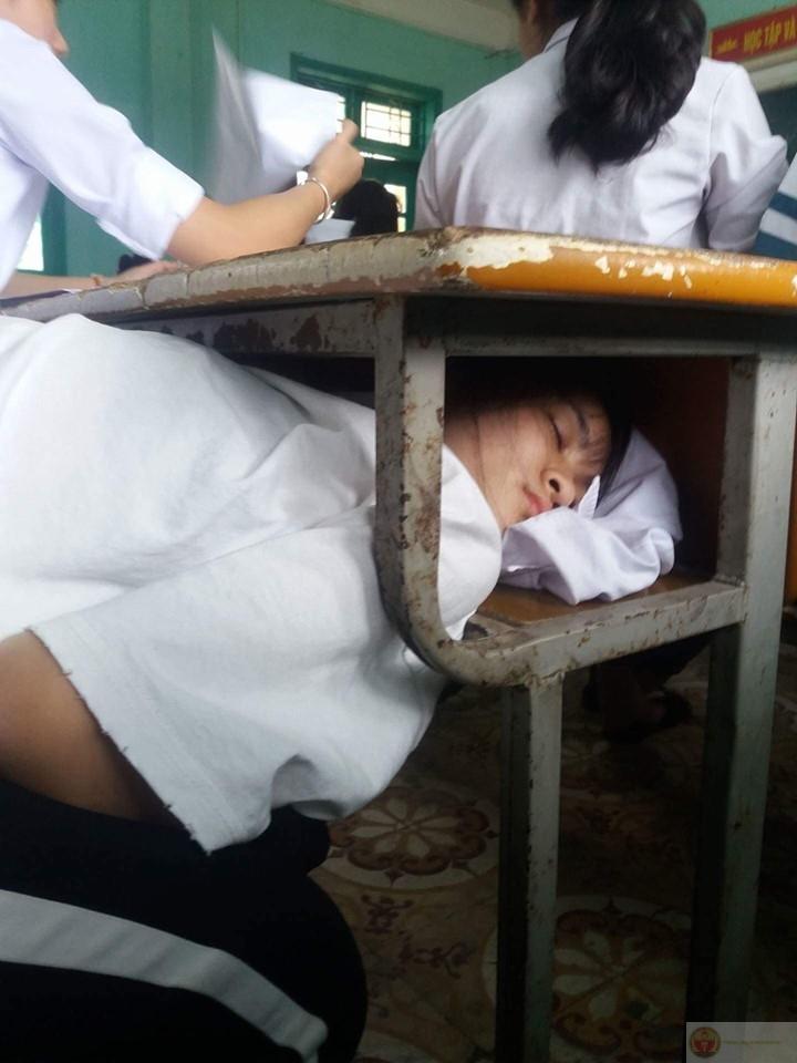 Kẻ mạnh là kẻ ngủ giữa deadline