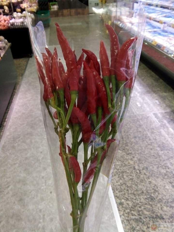 Ảnh tặng hoa meme