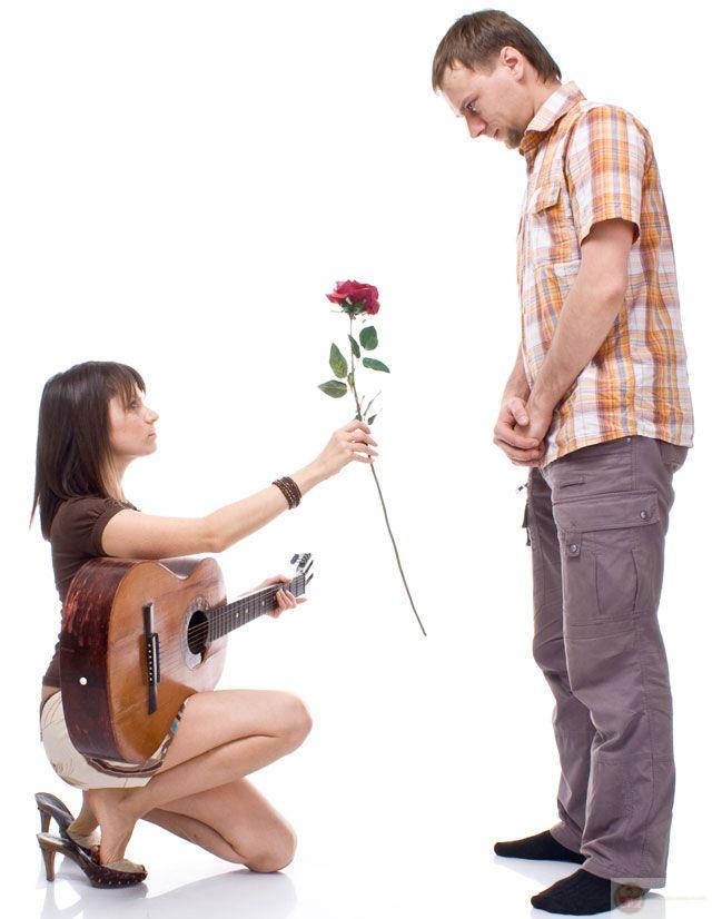 Reaction tặng hoa cute được dùng nhiều trong comment để tạo không khí vui vẻ