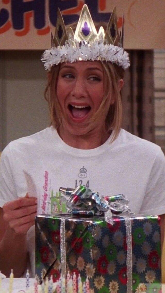 Loạt sticker tặng quà hài hước trở thành lựa chọn comment phổ biến trong các group vui