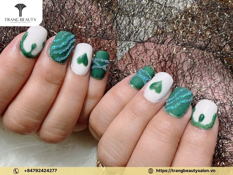 Nail xanh bơ đậm