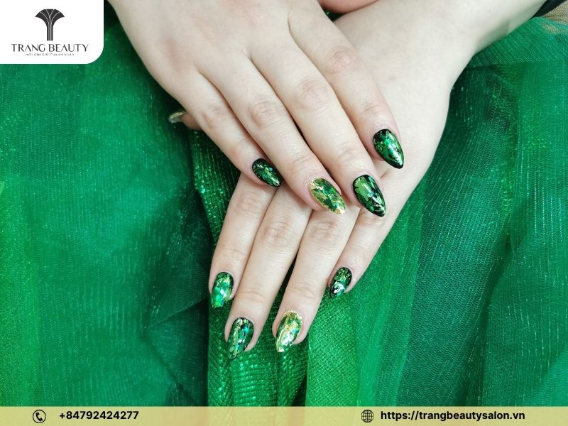 Nail xanh bơ hoạ tiết