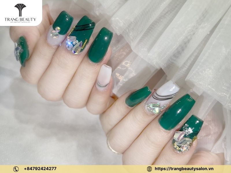 Nail xanh bơ đậm