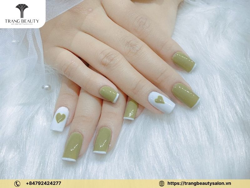 Nail xanh bơ hoạ tiết