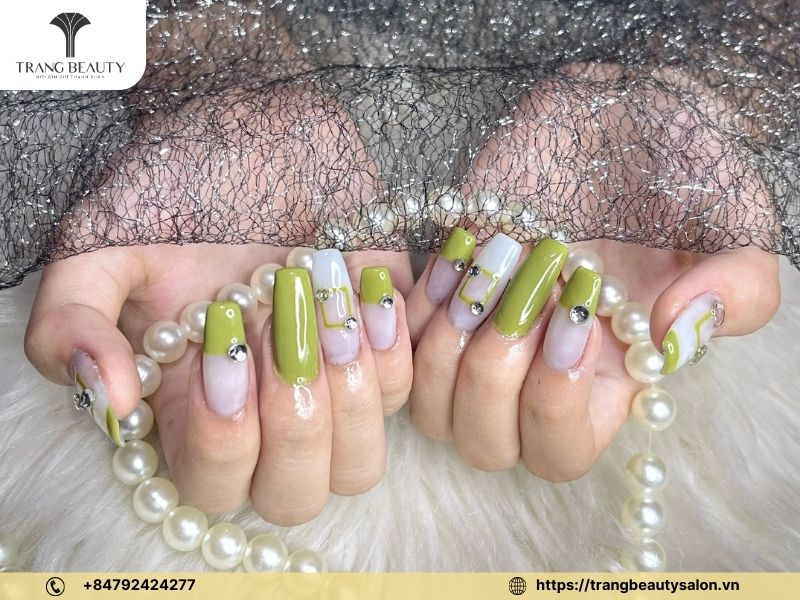 Nail xanh bơ đính đá