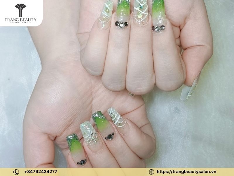 Nail xanh bơ đính đá
