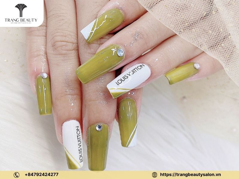 Nail xanh bơ đính đá