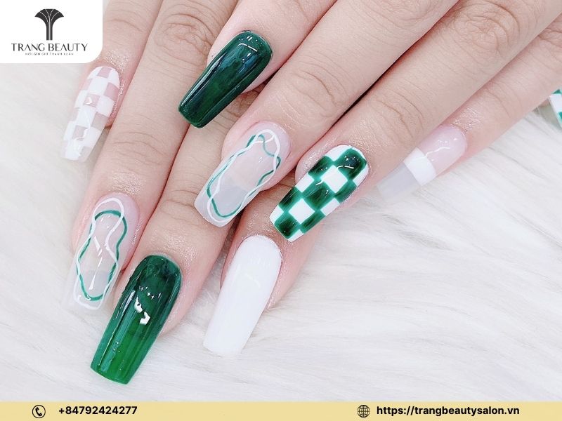 Nail xanh bơ đậm
