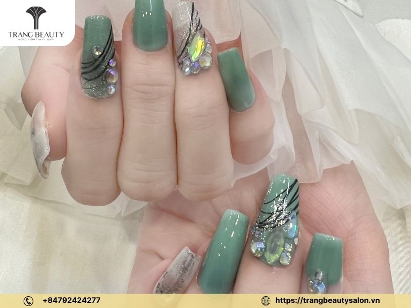 Nail xanh bơ đính đá