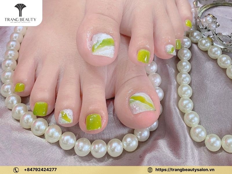 Nail xanh bơ đính đá