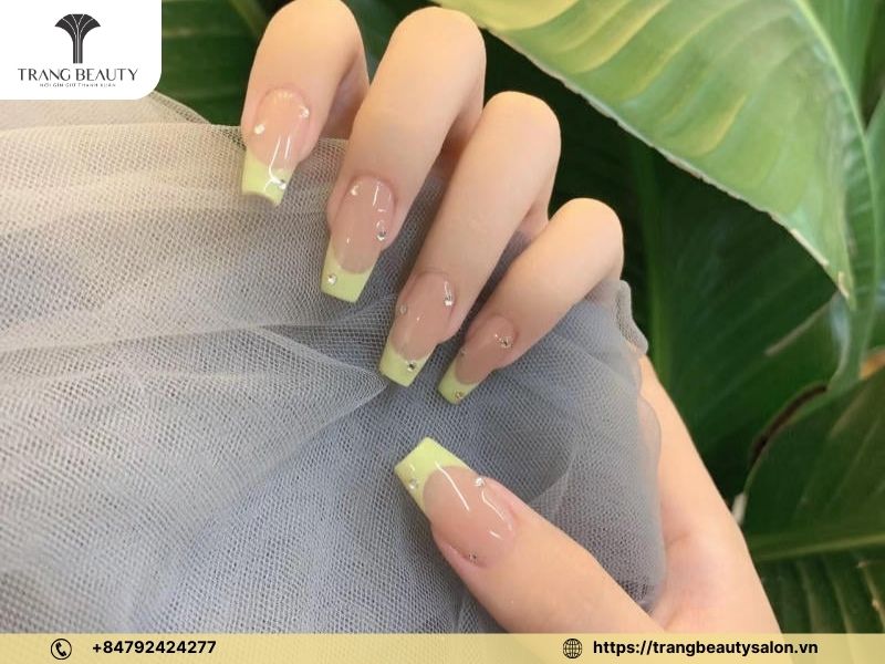 Nail xanh bơ mờ