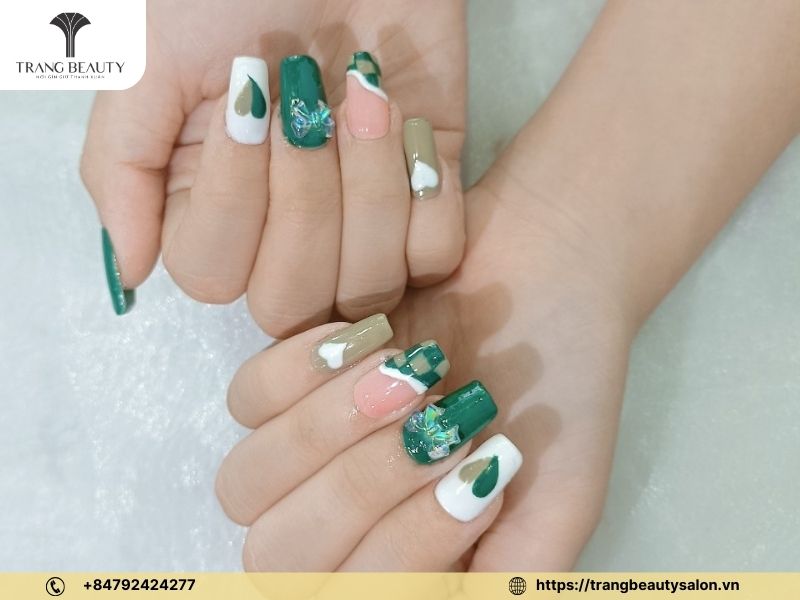Nail xanh bơ đậm