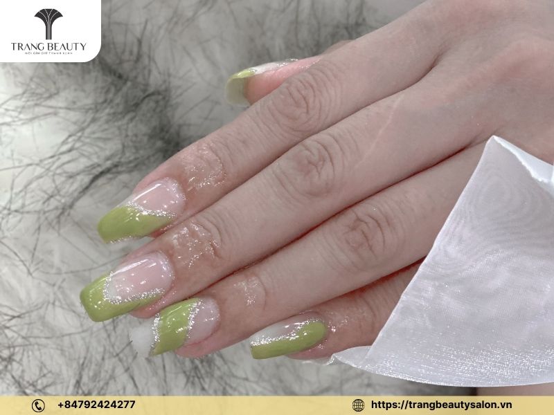 Mẫu nail xanh bơ sơn ombre