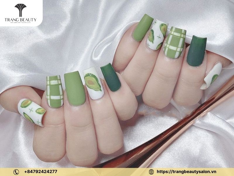 Mẫu nail xanh bơ sơn ombre