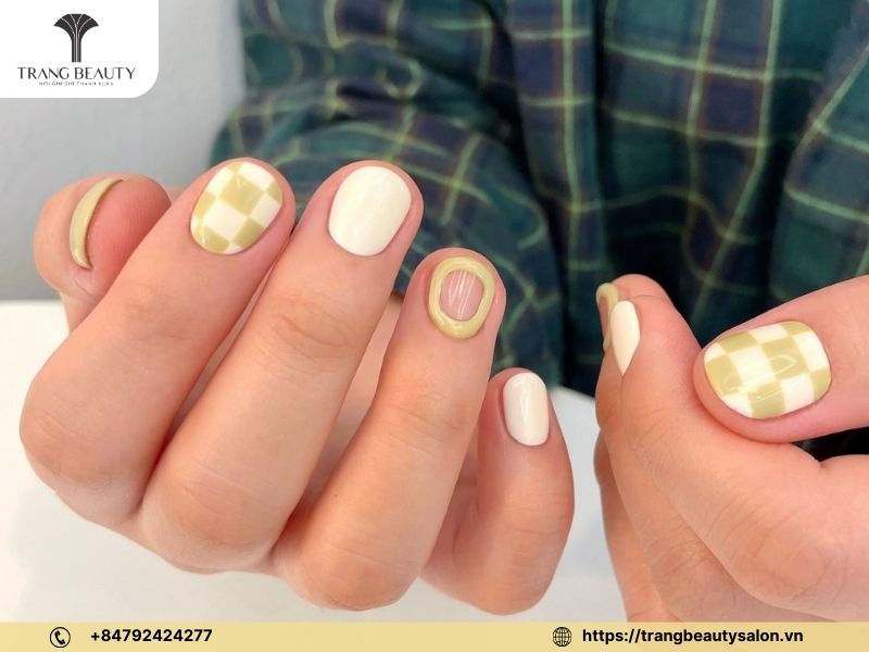 Mẫu móng xanh bơ phối caro
