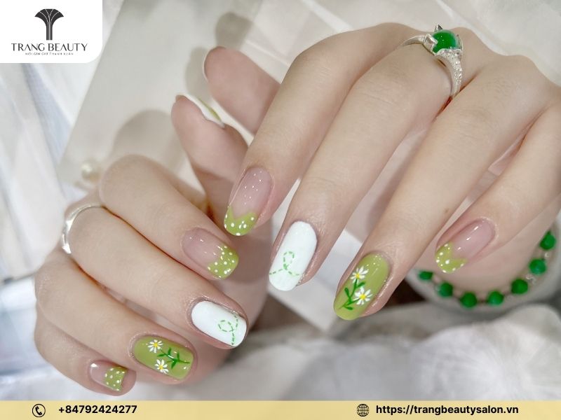 Móng màu xanh bơ đáng yêu