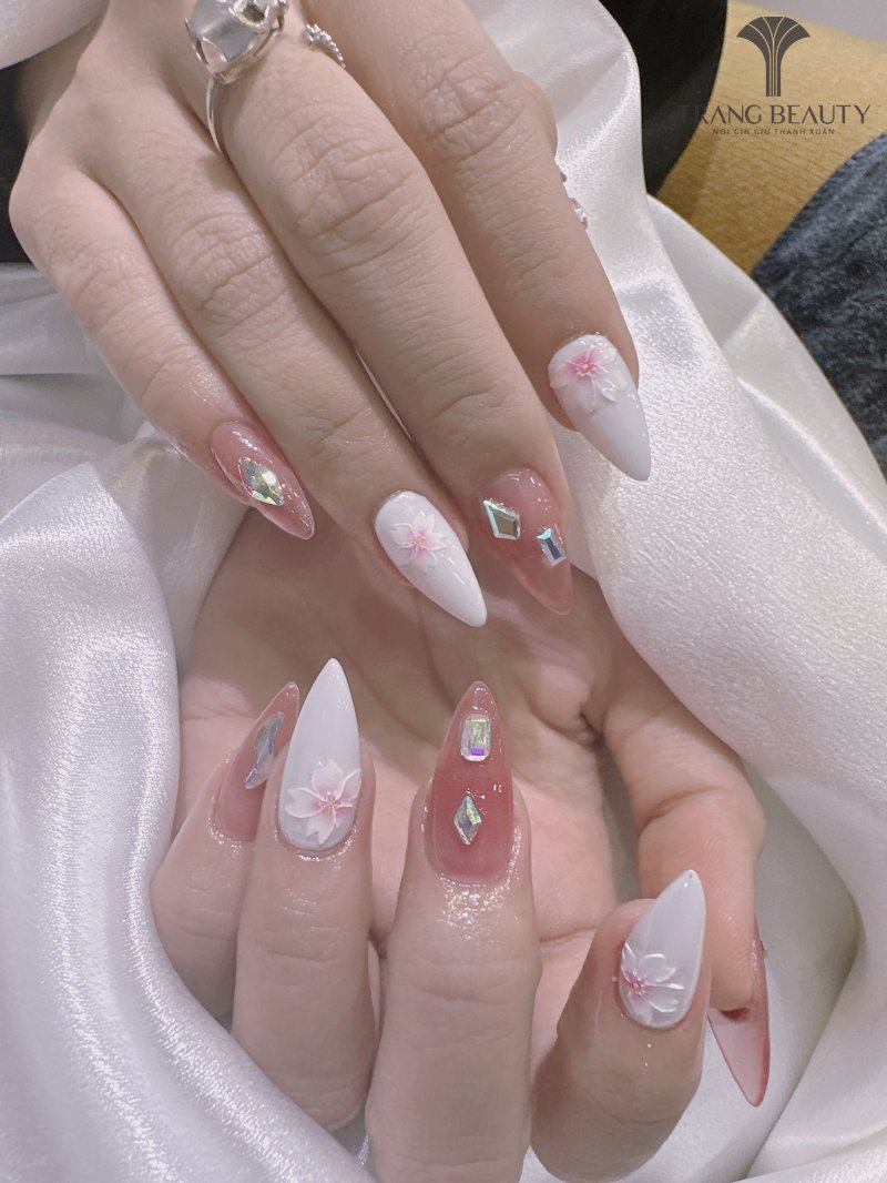 Lựa chọn mẫu nail trắng phù hợp với tone da
