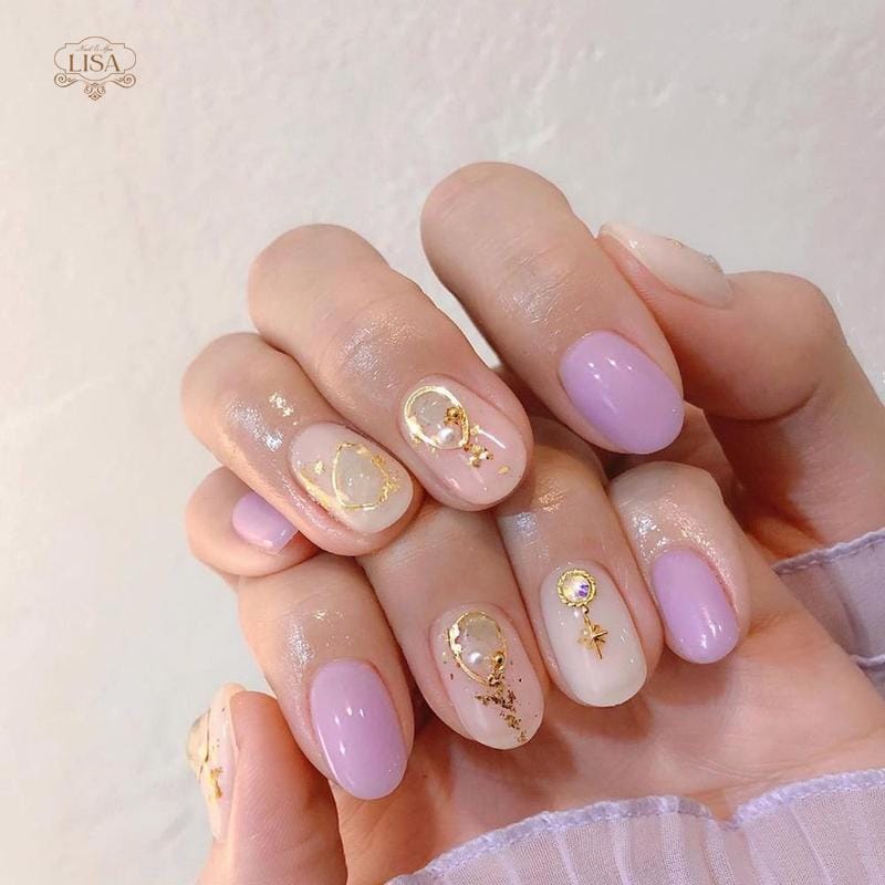 Nail nhũ với họa tiết ngọc trai