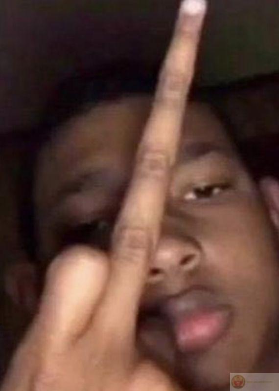 Ngón tay thối meme là sự kết hợp giữa châm biếm và hài hước rất được yêu thích