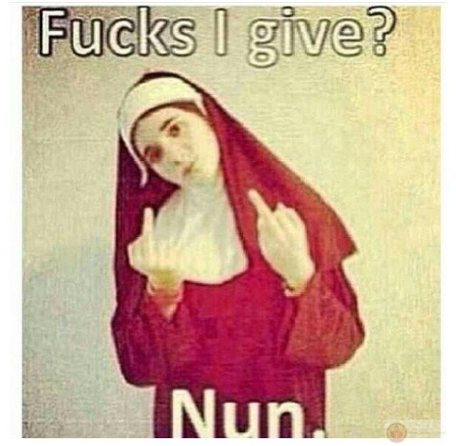 Ảnh ngón giữa vô tri mang đến sự độc đáo bất ngờ trong kho tàng ảnh chế