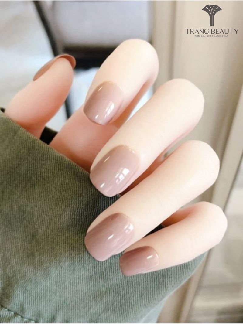 Nail màu nâu sữa được nhiều chị em lựa chọn