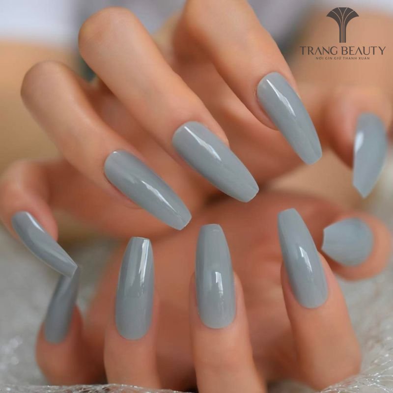 Nail trơn sơn màu xám gel bóng