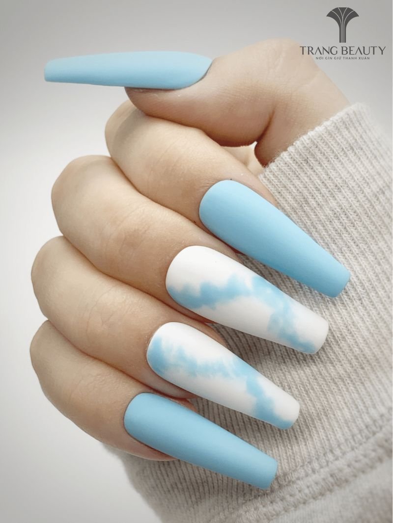 Nail trơn sơn xanh dương sơn mờ