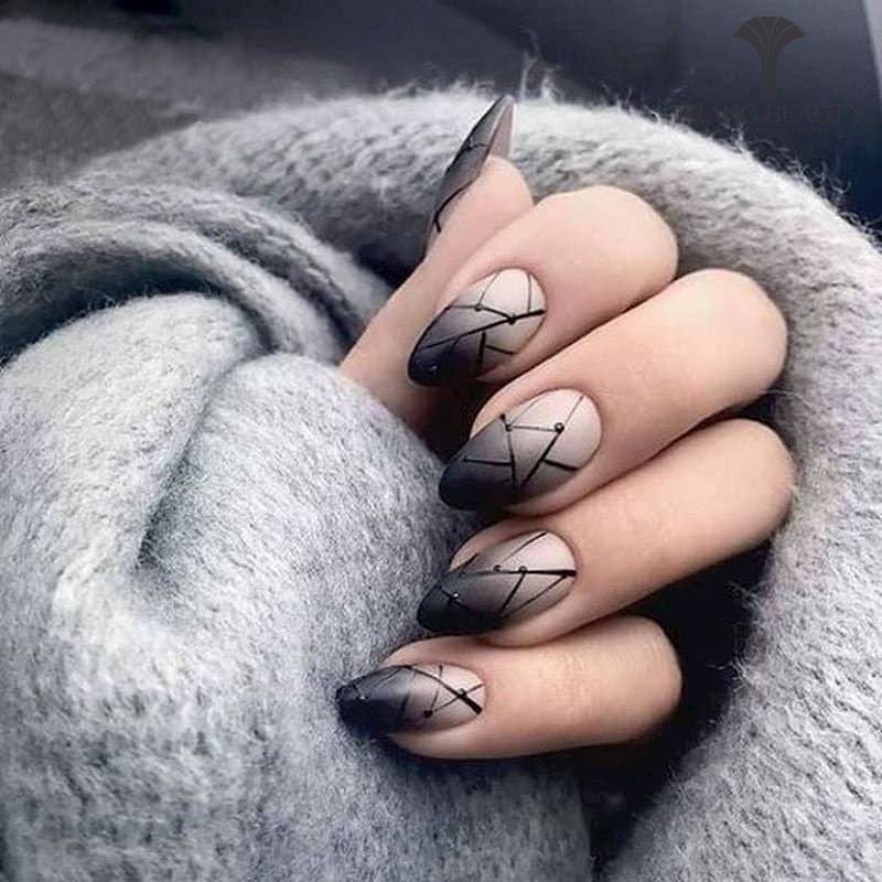 Nail trơn màu đen trơn cá tính