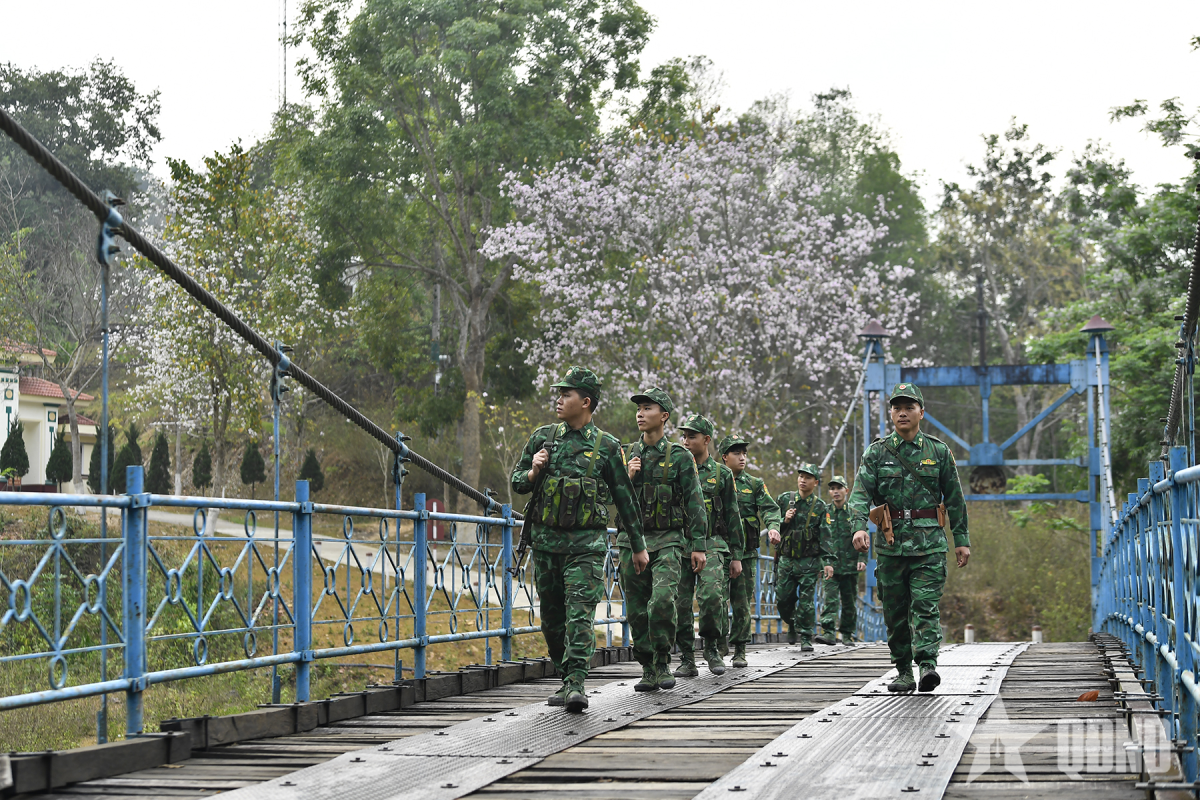 Người chiến sĩ trong hành trình đất nước tám mươi niên