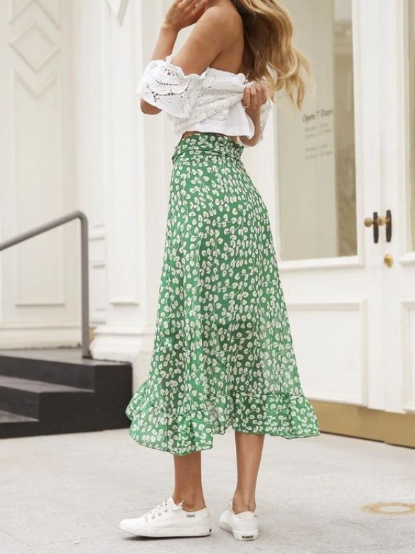 Bật mí cách phối đồ với chân váy hoa nhí siêu xinh