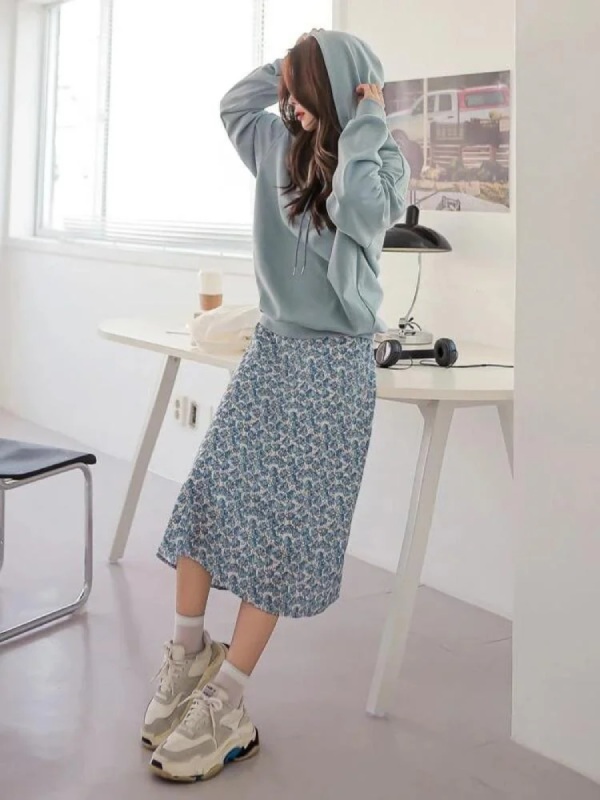 Bật mí cách phối đồ với chân váy hoa nhí siêu xinh