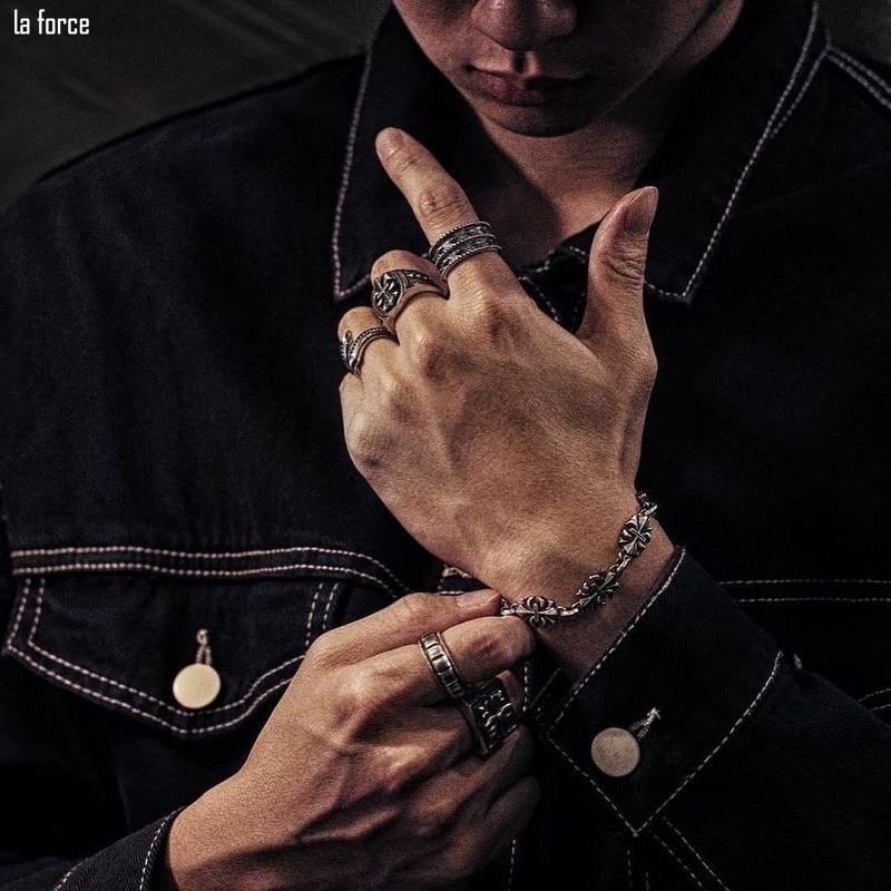 Phụ kiện không thể thiếu trong cách mix đồ badboy