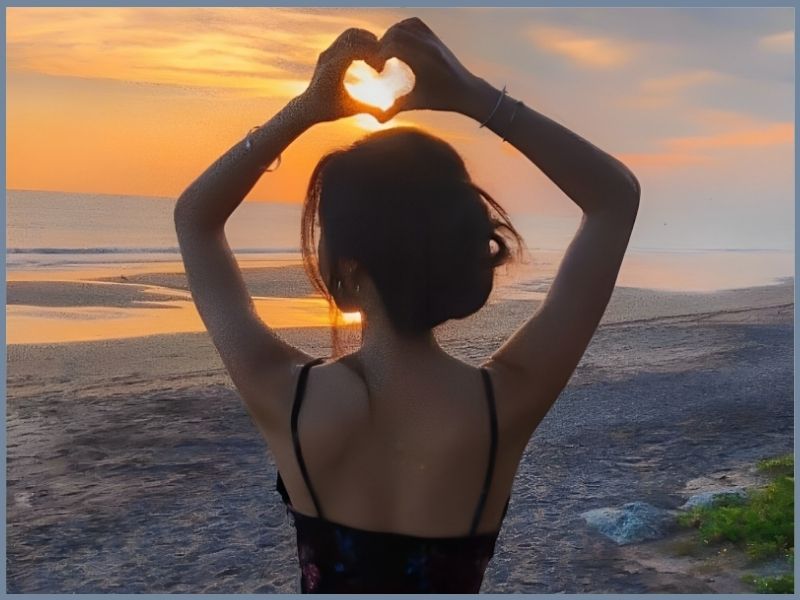 cách tạo dáng chụp ảnh bình minh trên biển