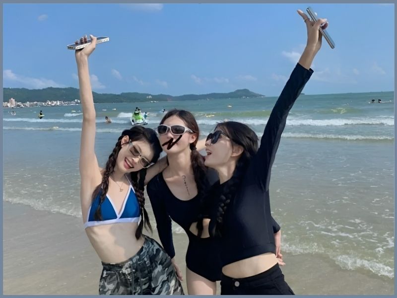 cách tạo dáng chụp ảnh trên biển đẹp