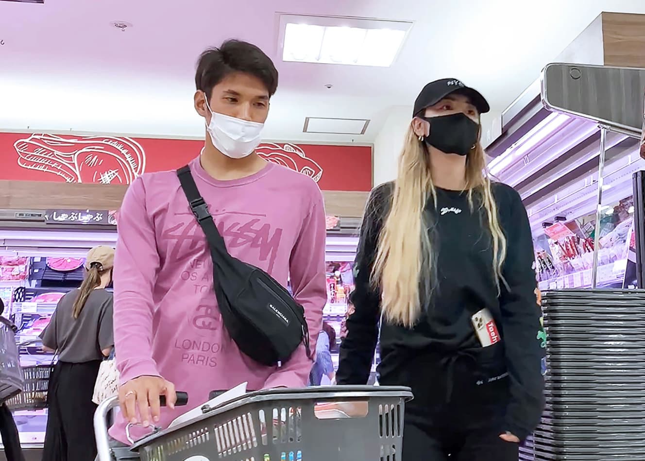 Yukina Kinoshita poses with her new boyfriend in the car…. her “full of aura” treasured photo.